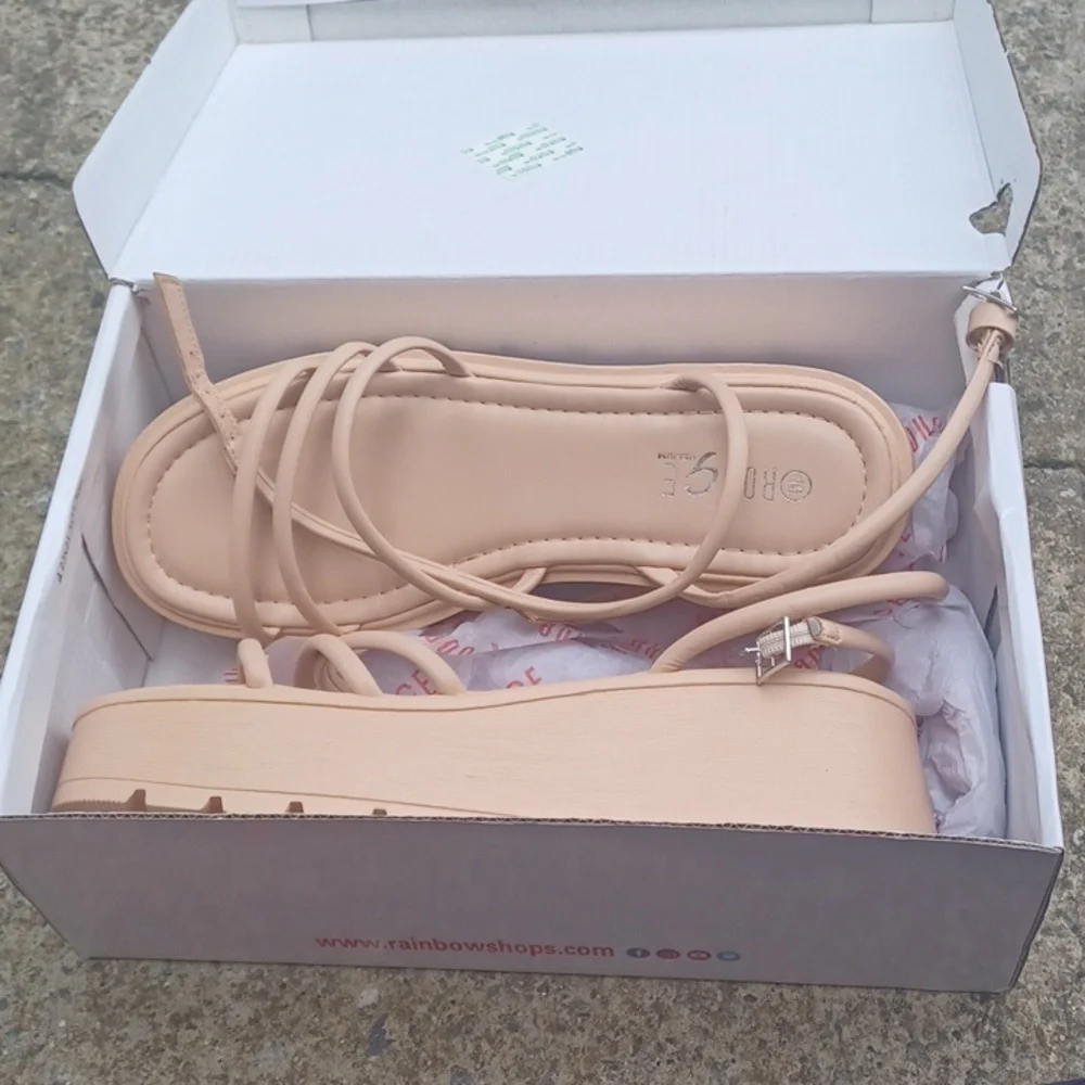 Rouge Nude Platforms With Box - Picture 3 of 3